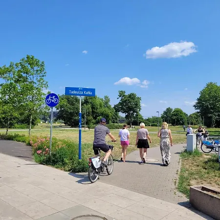 Juliana Smulikowskiego 2 *